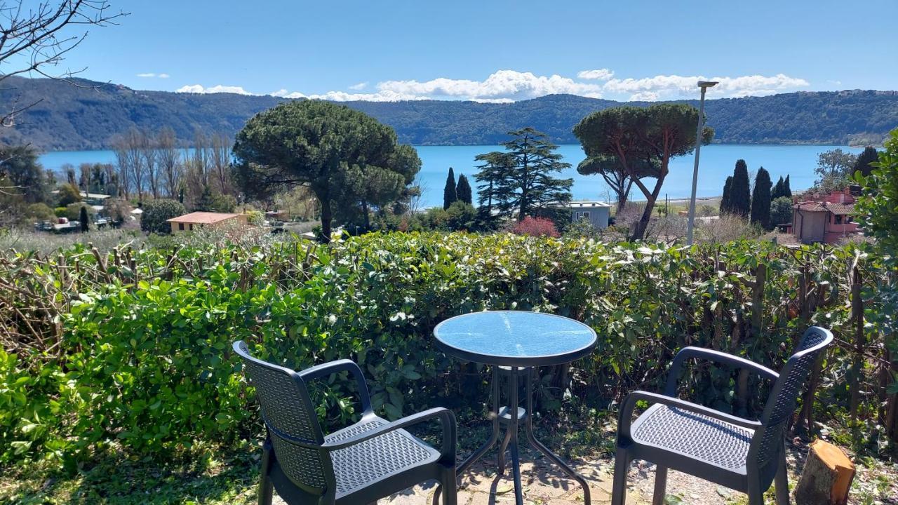 Bed&Breakfast "Fiorella" Sul Lago カステル・ガンドルフォ エクステリア 写真