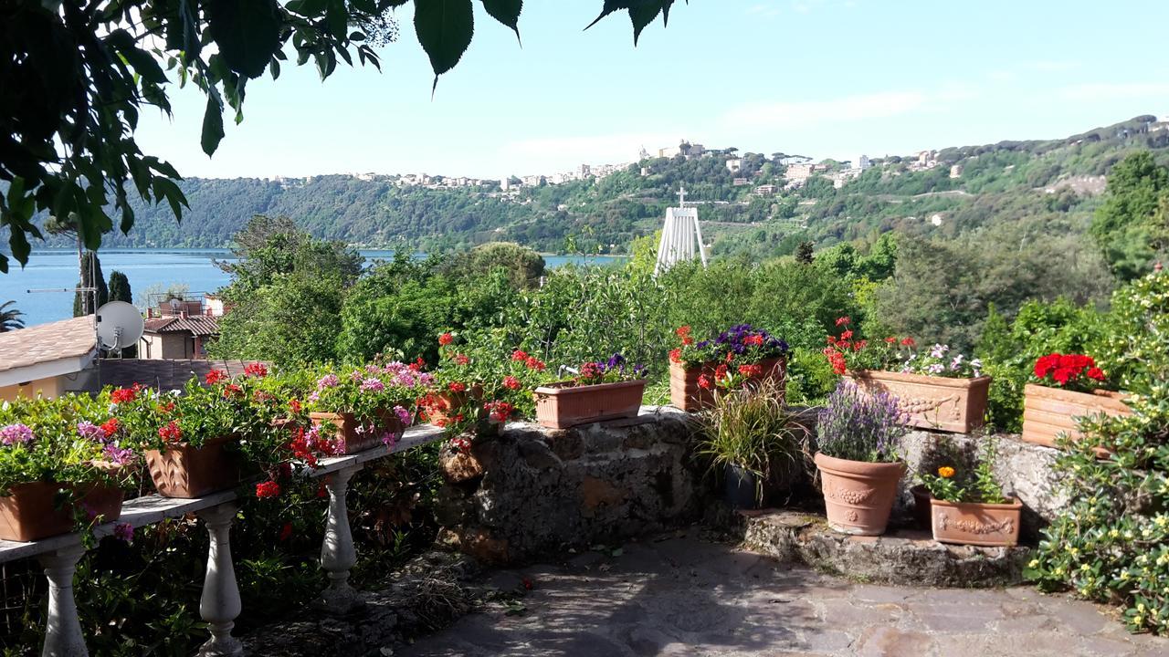 Bed&Breakfast "Fiorella" Sul Lago カステル・ガンドルフォ エクステリア 写真
