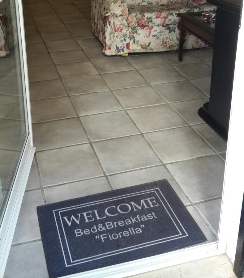 Bed&Breakfast "Fiorella" Sul Lago カステル・ガンドルフォ エクステリア 写真